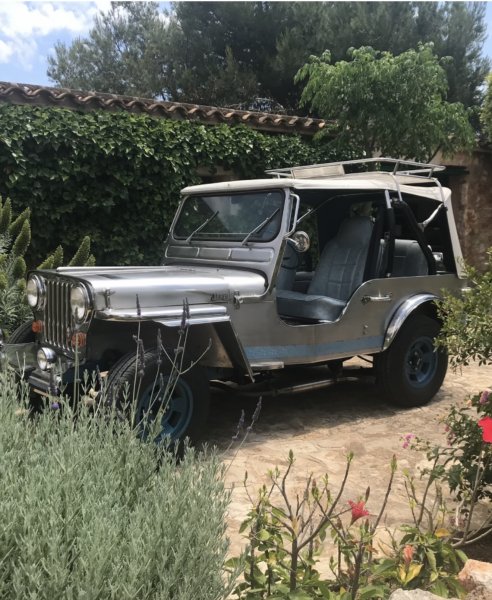 Edelstahl WillyS Jeep Oldtimer / Standort Port Andratx