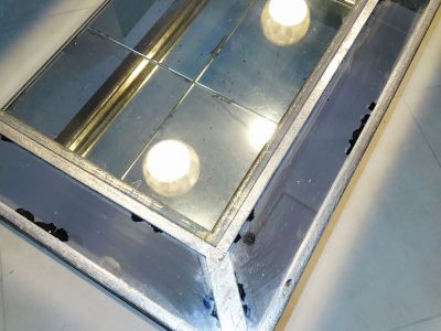 Edler eleganter Couchtisch Spiegel Glastisch verspiegelt  Gold Silber