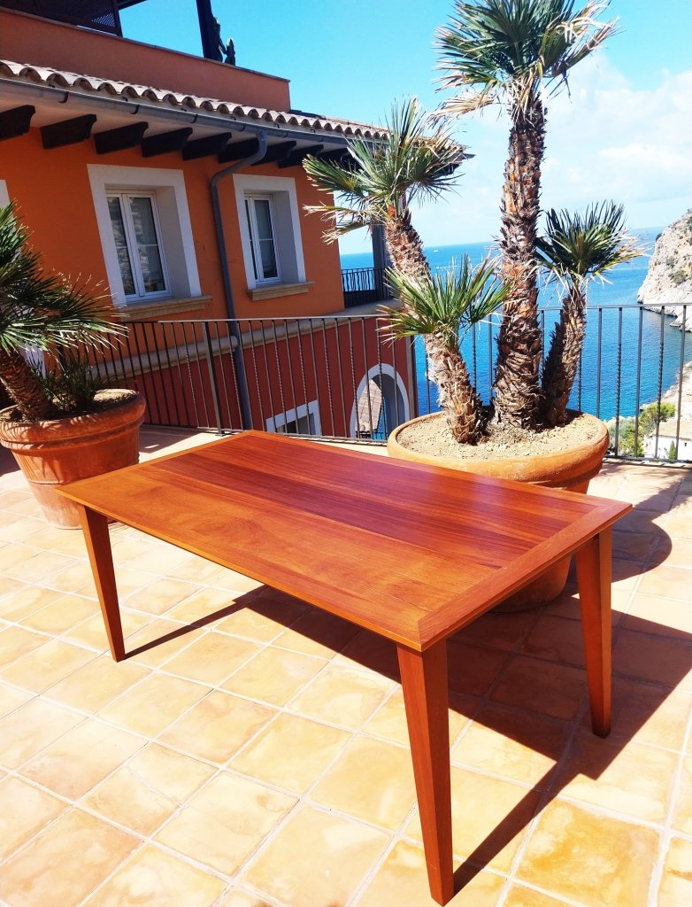 Mesa de comedor elegante