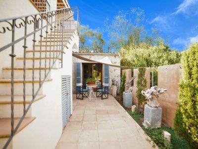 Ein Ort zum Ankommen: Stilvolle Finca bei Santanyí mit Gartenidylle und Inselcharme.