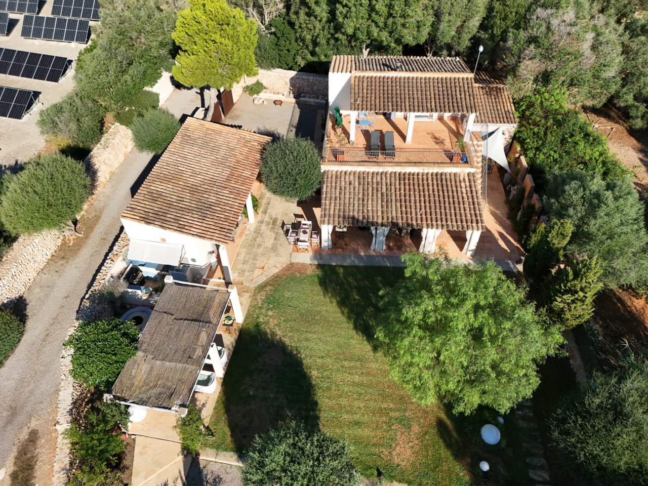 Ein Ort zum Ankommen: Stilvolle Finca bei Santanyí mit Gartenidylle und Inselcharme.