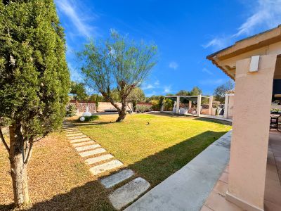 Ein Ort zum Ankommen: Stilvolle Finca bei Santanyí mit Gartenidylle und Inselcharme.