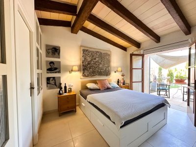 Ein Ort zum Ankommen: Stilvolle Finca bei Santanyí mit Gartenidylle und Inselcharme.
