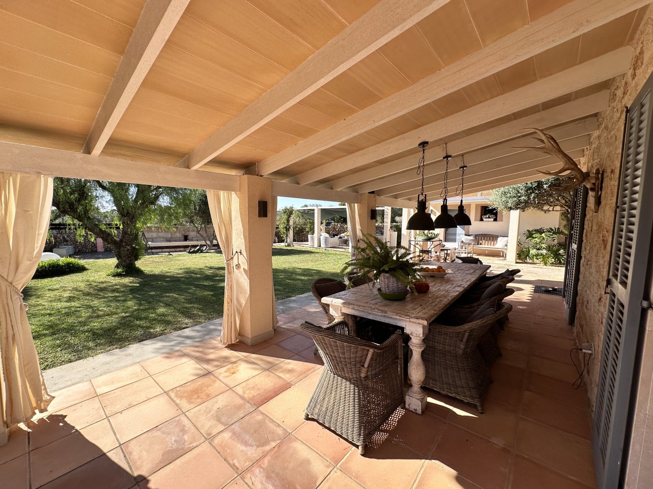 Ein Ort zum Ankommen: Stilvolle Finca bei Santanyí mit Gartenidylle und Inselcharme.