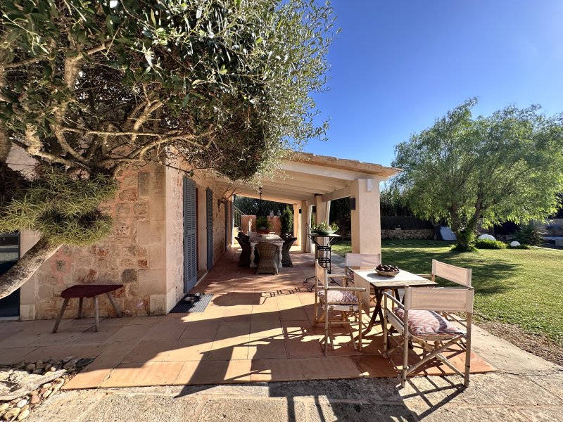 Ein Ort zum Ankommen: Stilvolle Finca bei Santanyí mit Gartenidylle und Inselcharme.