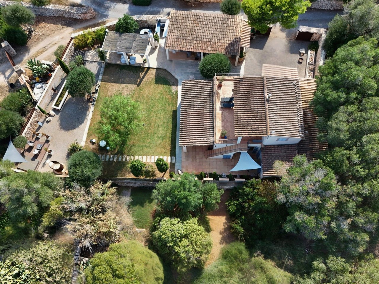 Ein Ort zum Ankommen: Stilvolle Finca bei Santanyí mit Gartenidylle und Inselcharme.