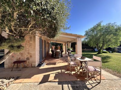 Ein Ort zum Ankommen: Stilvolle Finca bei Santanyí mit Gartenidylle und Inselcharme.