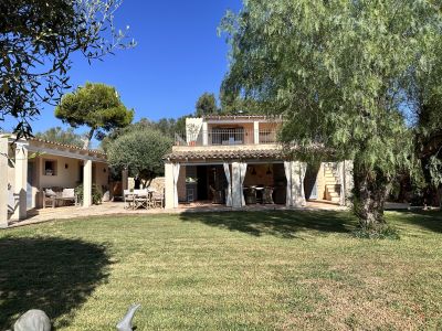Ein Ort zum Ankommen: Stilvolle Finca bei Santanyí mit Gartenidylle und Inselcharme.