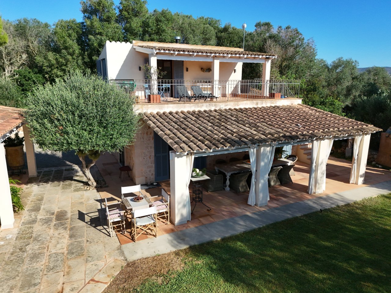 Ein Ort zum Ankommen: Stilvolle Finca bei Santanyí mit Gartenidylle und Inselcharme.
