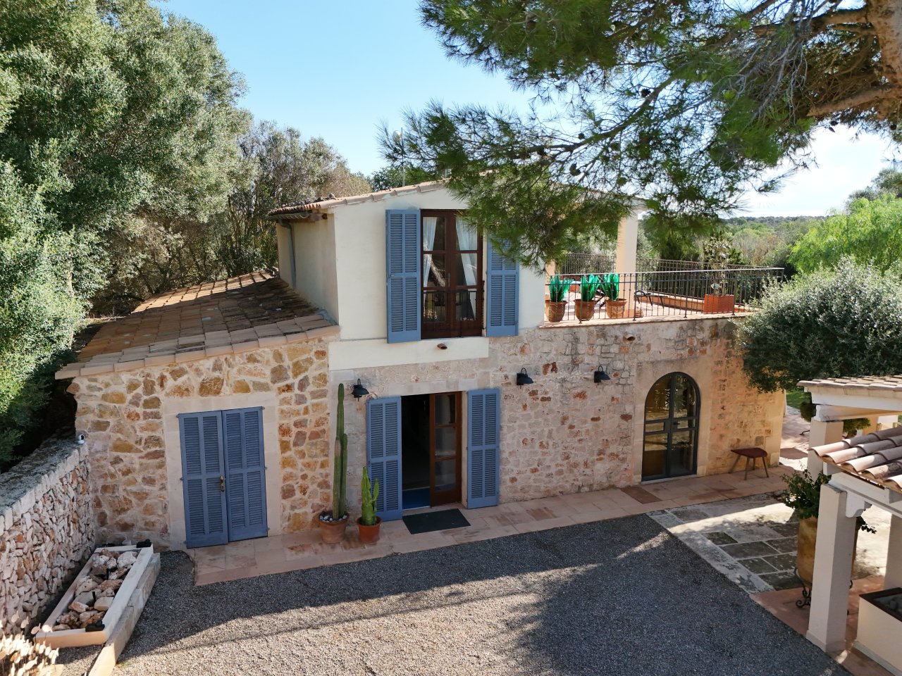 Ein Ort zum Ankommen: Stilvolle Finca bei Santanyí mit Gartenidylle und Inselcharme.
