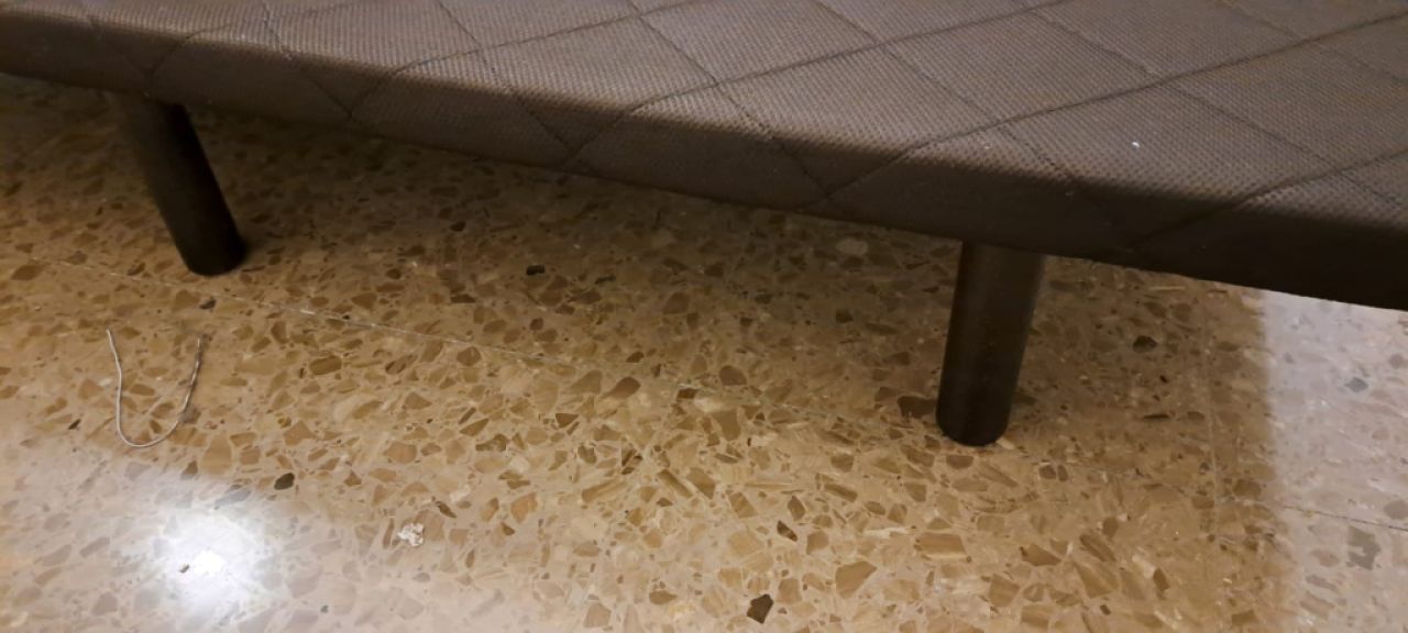 Single bed base 105 x 2 m.