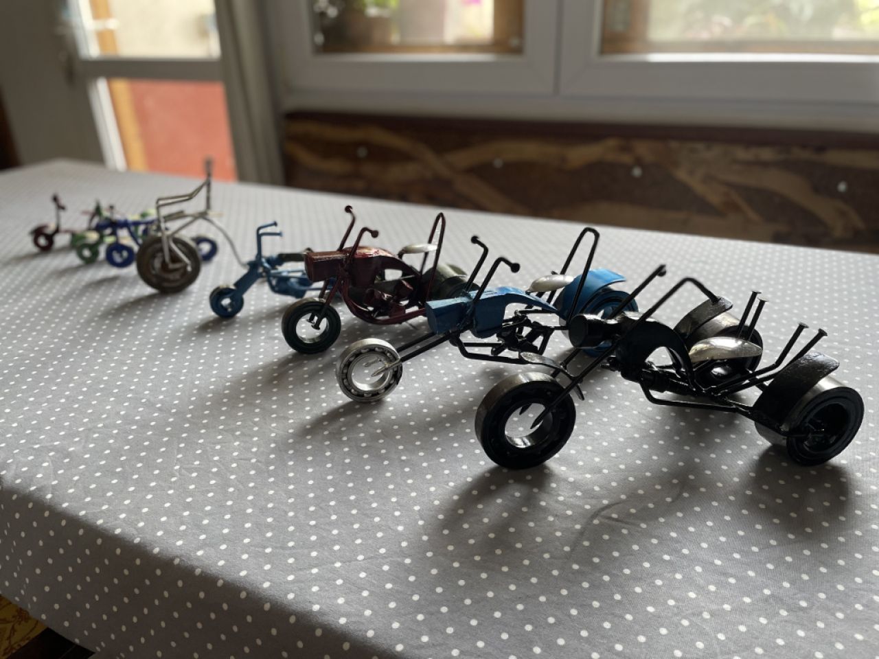 Motos artesanales únicas – Esculturas metálicas hechas a mano