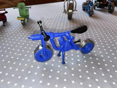 Motos artesanales únicas – Esculturas metálicas hechas a mano