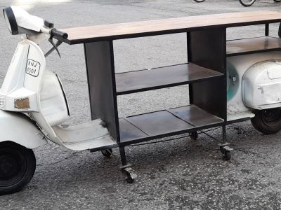 Einzigartiges Moppedmoebelche