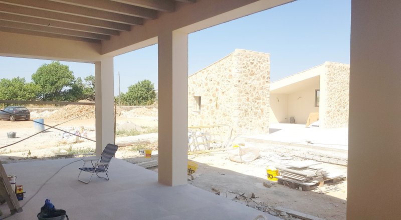 Elegante Neubaufinca mit Heizung, AC, Garage und Pool bei Porreres --- F 70