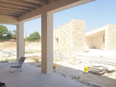Elegante Neubaufinca mit Heizung, AC, Garage und Pool bei Porreres --- F 70