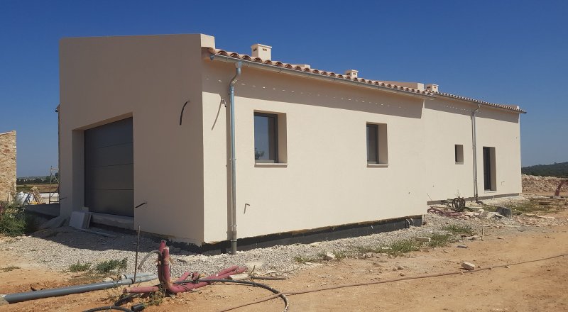 Elegante Neubaufinca mit Heizung, AC, Garage und Pool bei Porreres --- F 70