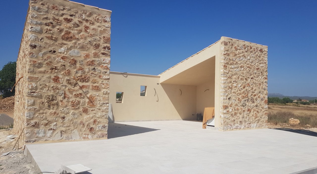 Elegante Neubaufinca mit Heizung, AC, Garage und Pool bei Porreres --- F 70