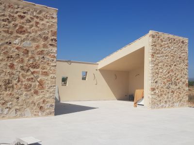 Elegante Neubaufinca mit Heizung, AC, Garage und Pool bei Porreres --- F 70