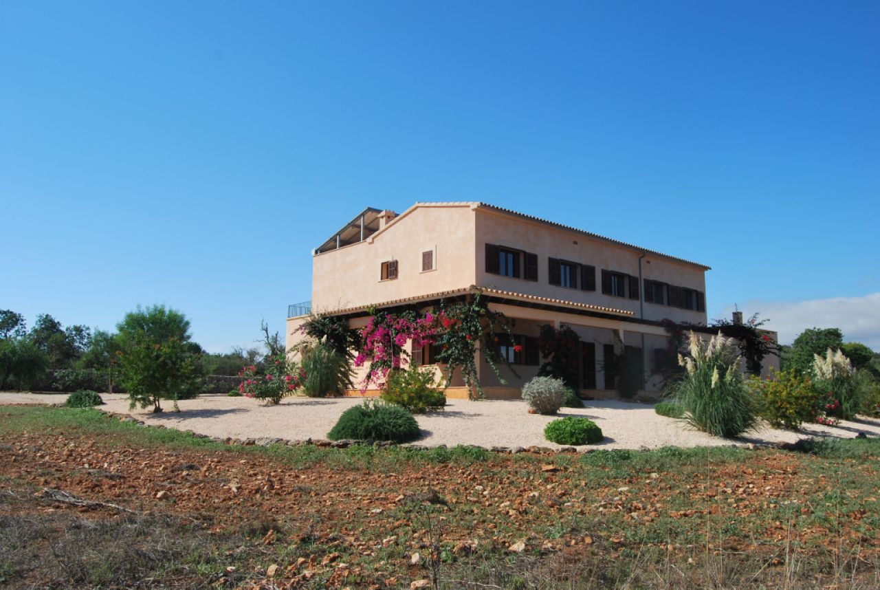 Elegant and large finca near S Amarrador - Santanyi --- F 44 VK