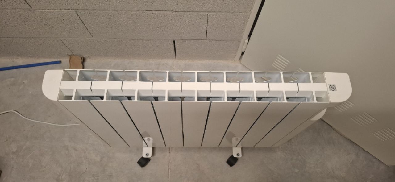 Electric Heater HJM 1500W – with Display & Wheels – top condition