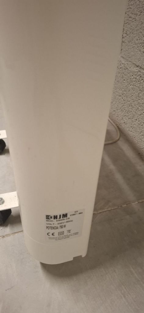 Elektrischer Ölradiator HJM 750W – mobil mit Rollen – voll funktionsfähig