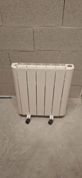 Elektrischer Ölradiator HJM 750W – mobil mit Rollen – voll funktionsfähig