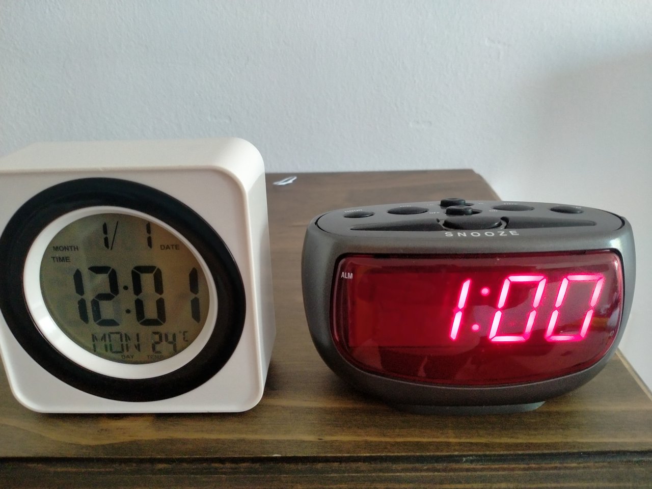Elektrischer Uhr, Batterie Uhr und elektrische Zahnbürste