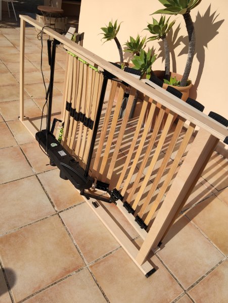Electric slatted bed base like new