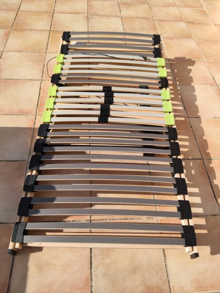 Electric slatted bed base like new