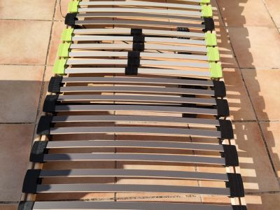 Electric slatted bed base like new