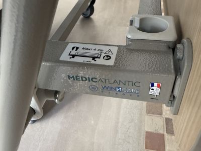 Elektrisches Pflegebett / Krankenbett  neuwertig  unbenutzt/