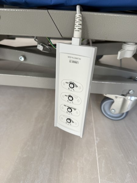 Elektrisches Pflegebett / Krankenbett  neuwertig  unbenutzt/