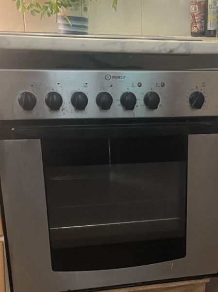 Electric stove with ceramic hob