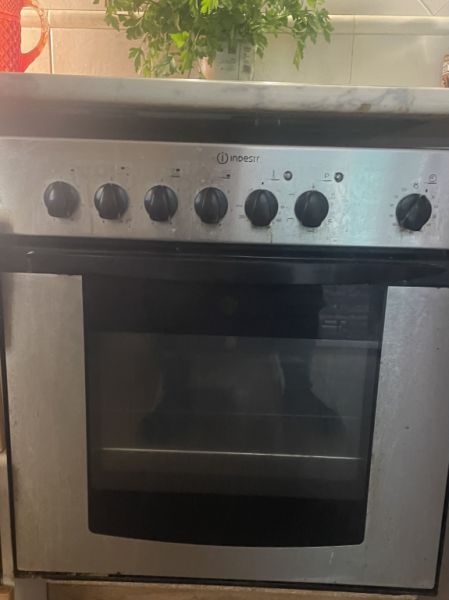 Electric stove with ceramic hob