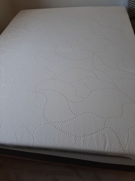 Emma Matratze und Emma Topper   140 cm x 200 cm  plus  Matratzen Untergestell