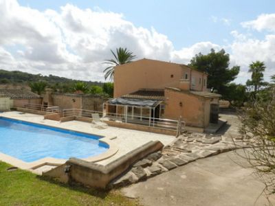 Finca de 2 plantas extremadamente grande con piscina y calefacción central de gasóleo en las afueras de Cas Concos -- F 162