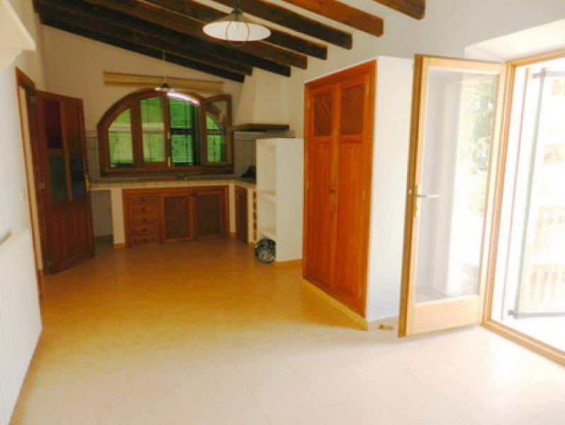 Finca de 2 plantas extremadamente grande con piscina y calefacción central de gasóleo en las afueras de Cas Concos -- F 162