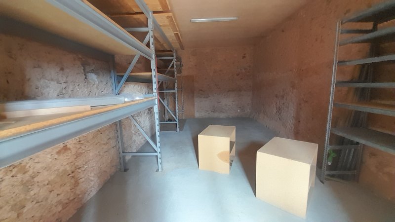 Finca de 2 plantas extremadamente grande con piscina y calefacción central de gasóleo en las afueras de Cas Concos -- F 162