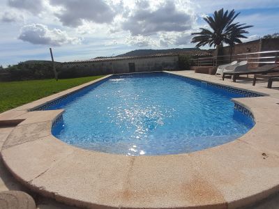 Finca de 2 plantas extremadamente grande con piscina y calefacción central de gasóleo en las afueras de Cas Concos -- F 162