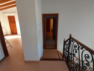 Finca de 2 plantas extremadamente grande con piscina y calefacción central de gasóleo en las afueras de Cas Concos -- F 162