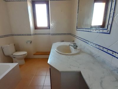 Finca de 2 plantas extremadamente grande con piscina y calefacción central de gasóleo en las afueras de Cas Concos -- F 162