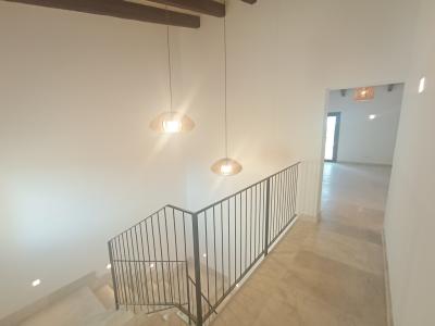 Finca de nueva construcción enormemente grande con calefacción por suelo radiante de aerotermia y vi