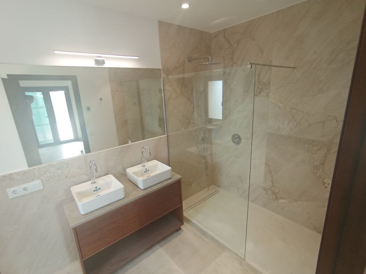 Finca de nueva construcción enormemente grande con calefacción por suelo radiante de aerotermia y vi