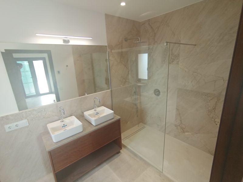 Finca de nueva construcción enormemente grande con calefacción por suelo radiante de aerotermia y vi