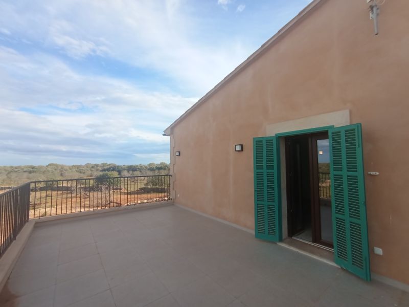 Finca de nueva construcción enormemente grande con calefacción por suelo radiante de aerotermia y vi