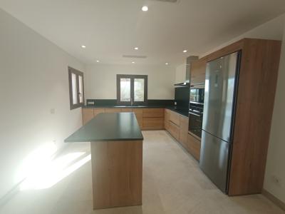 Finca de nueva construcción enormemente grande con calefacción por suelo radiante de aerotermia y vi