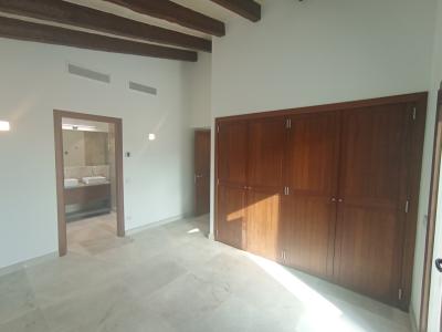 Finca de nueva construcción enormemente grande con calefacción por suelo radiante de aerotermia y vi