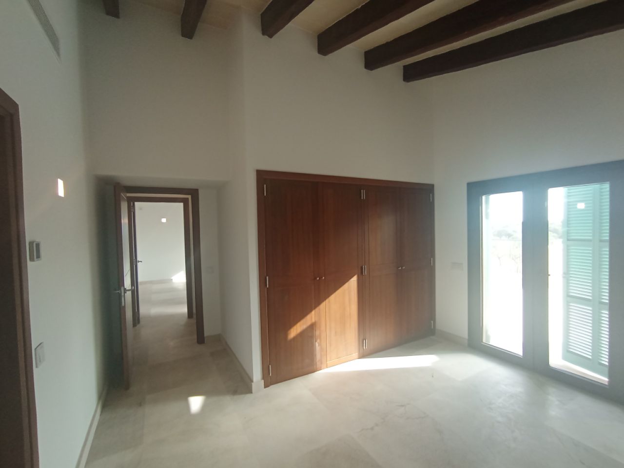 Finca de nueva construcción enormemente grande con calefacción por suelo radiante de aerotermia y vi