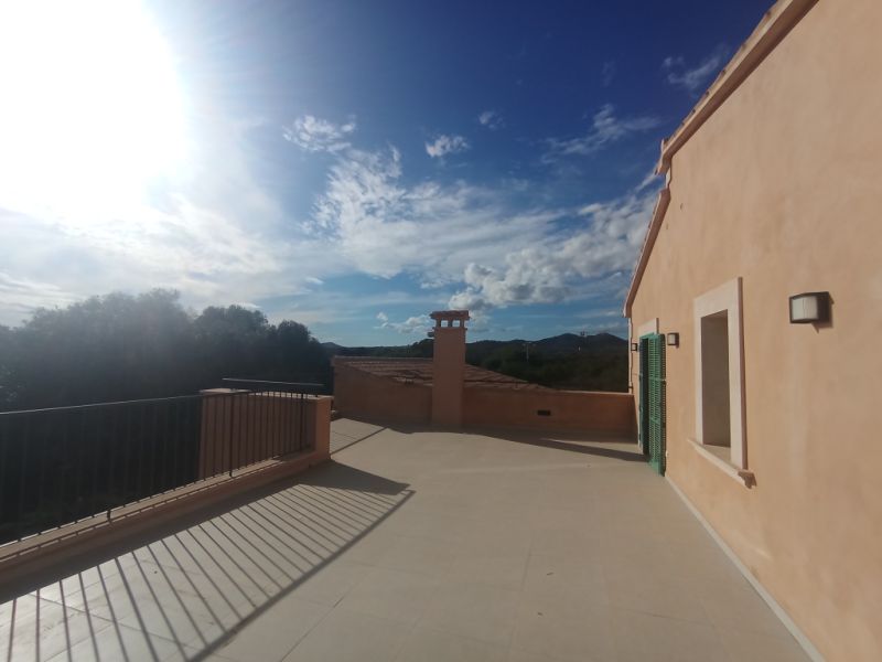 Finca de nueva construcción enormemente grande con calefacción por suelo radiante de aerotermia y vi